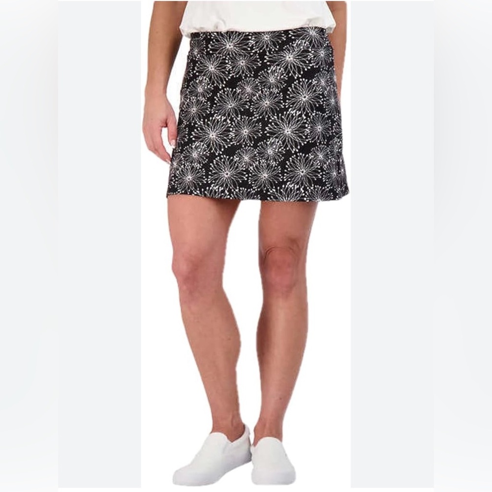 Tranquility by Colorado women’s size,S skort black and white print